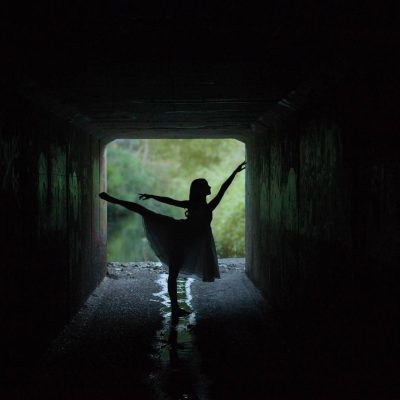 dancer-in-tunnel